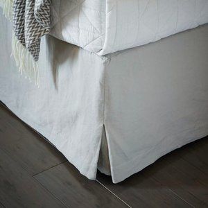 European Flax Linen Bedskirt, Full, Platinum